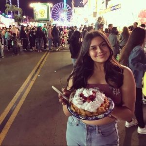 Meet your Posher, Cami